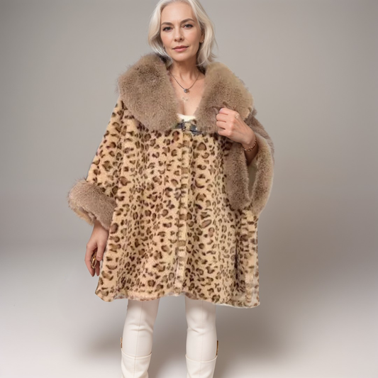 FLORENCE - LUXUEUZE CAPE VAN IMITATIEBONT MET ZACHTE KRAAG